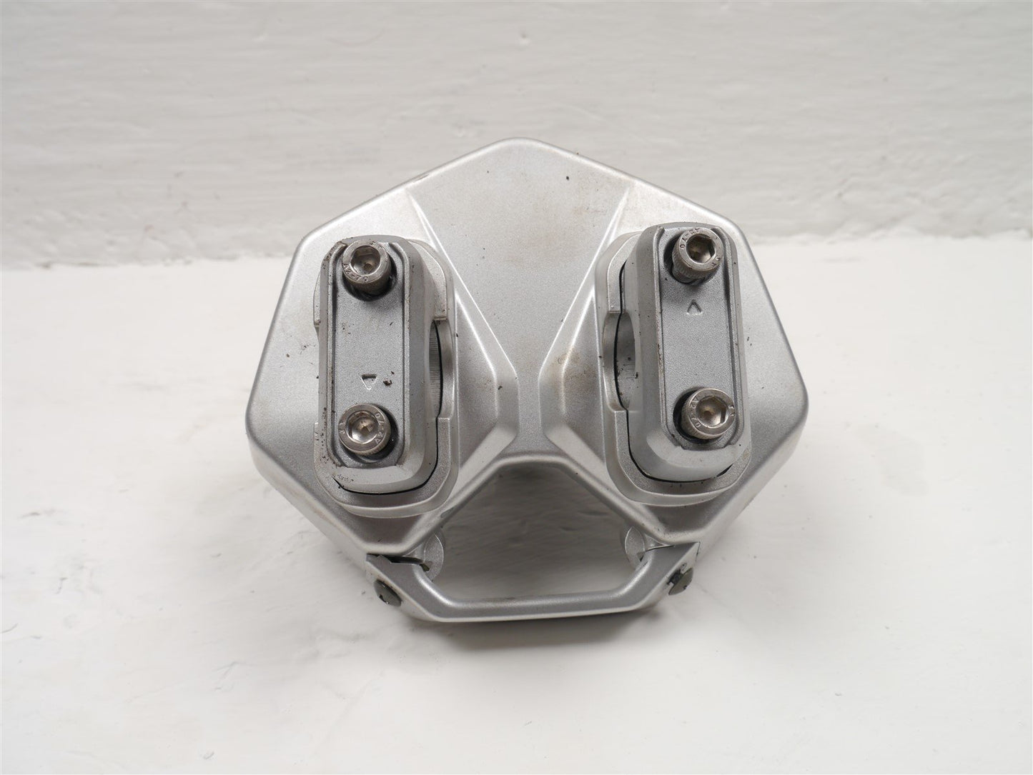 SYM JET X 125 2021-2023 TOP YOKE AND HANDLEBAR CLAMPS