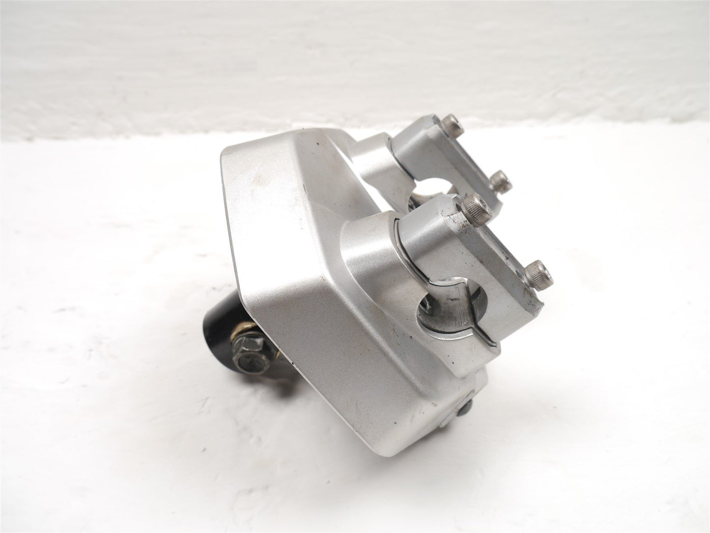 SYM JET X 125 2021-2023 TOP YOKE AND HANDLEBAR CLAMPS