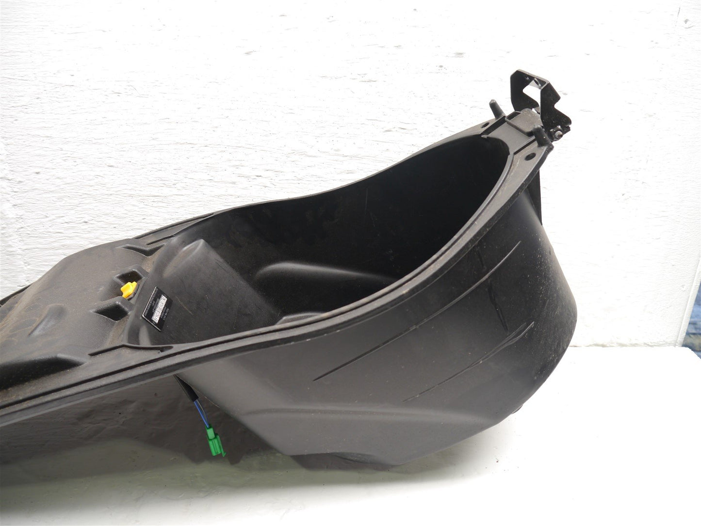 SYM JET X 125 2021-2023 UNDERSEAT STORAGE LOCKER TUB
