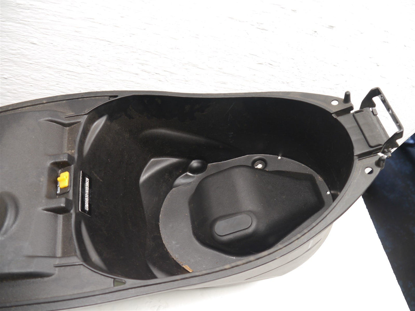 SYM JET X 125 2021-2023 UNDERSEAT STORAGE LOCKER TUB
