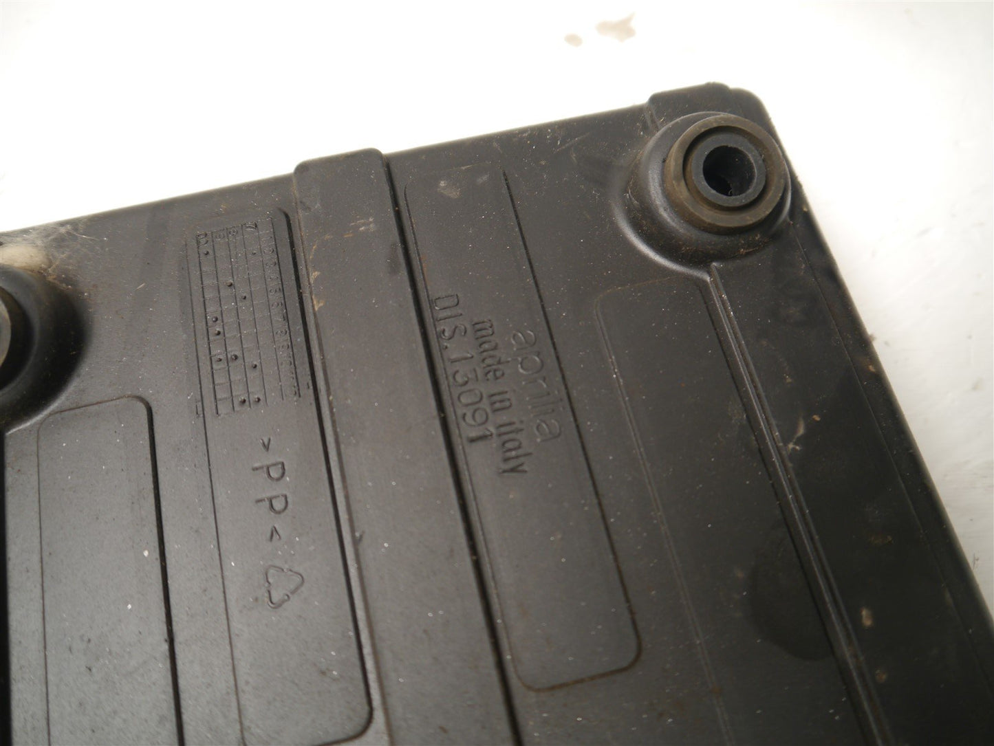 APRILIA SL1000 FALCO 1999-2005 CDI ECU TRAY & LID