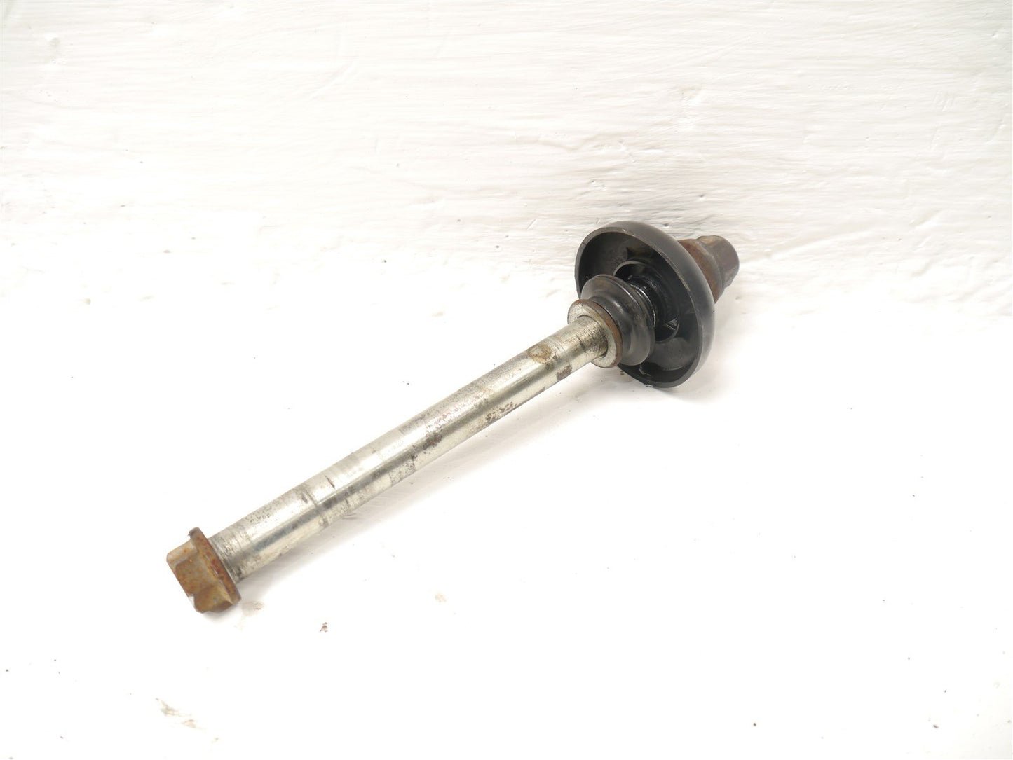 YAMAHA YS125 2017-2021 FRONT WHEEL SPINDLE
