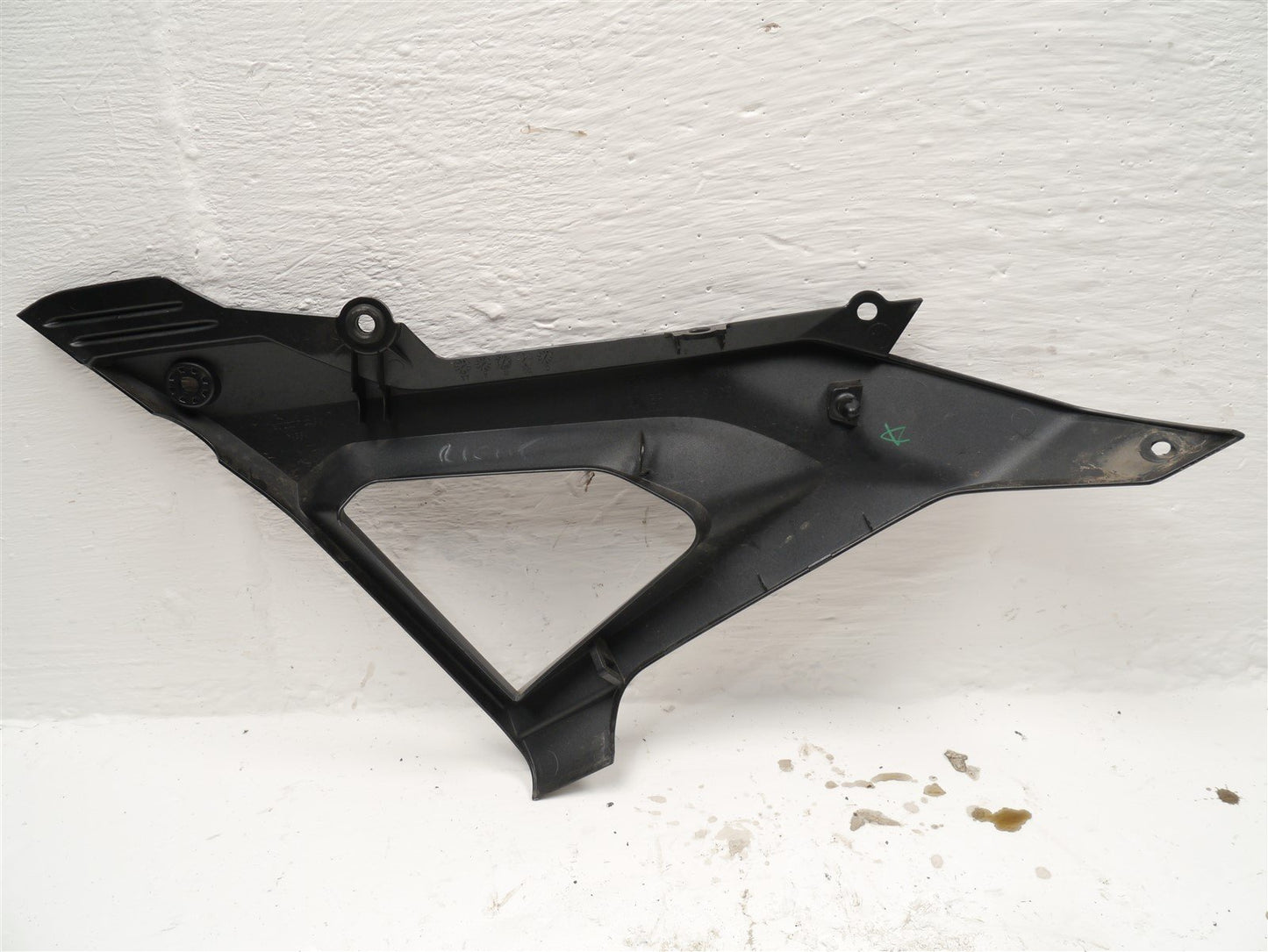 HONDA CB125R 2021-2023 RIGHT SIDE PANEL