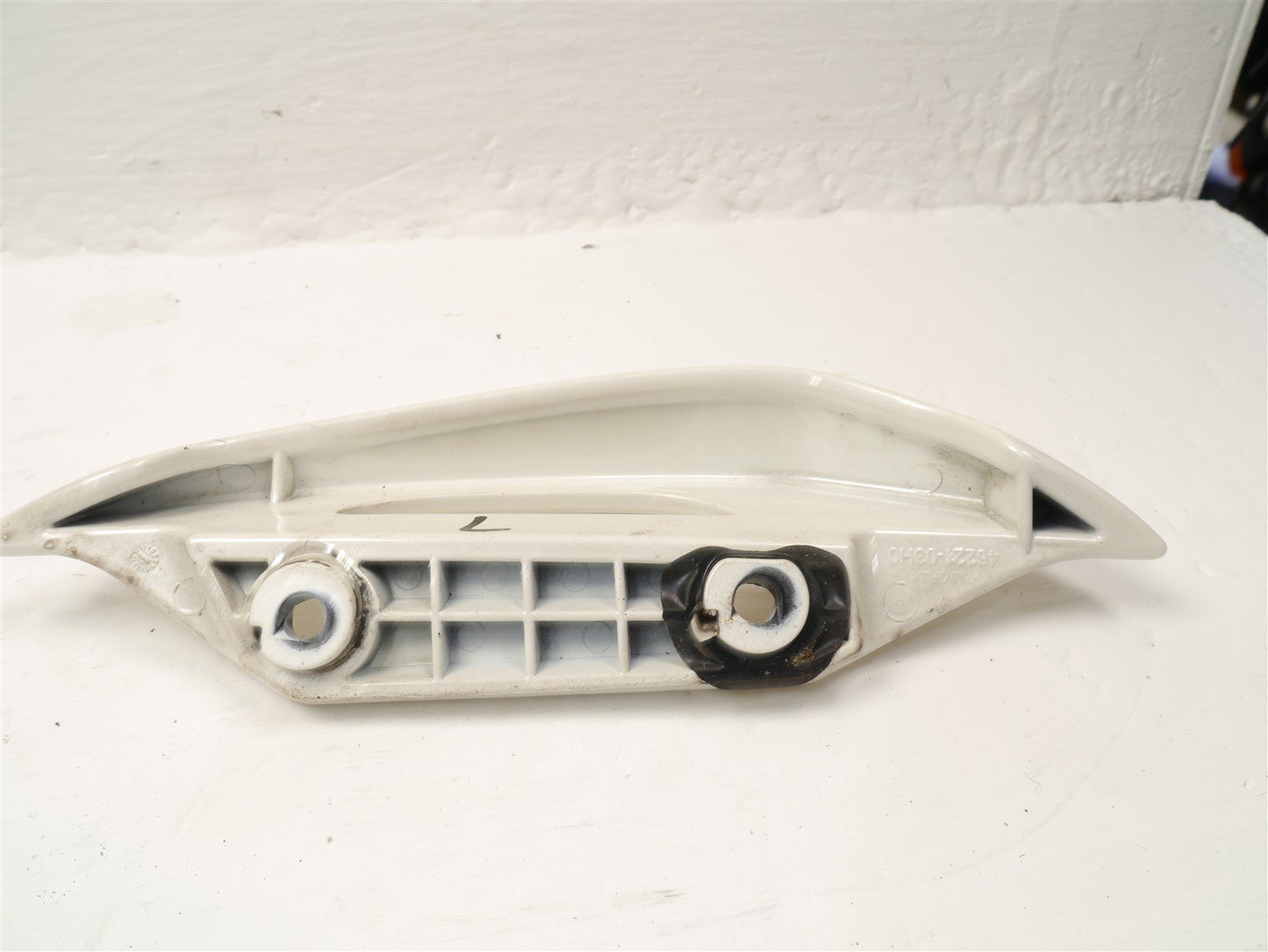 SUZUKI BURGMAN UH 125 2008-2011 LEFT GRAB RAIL