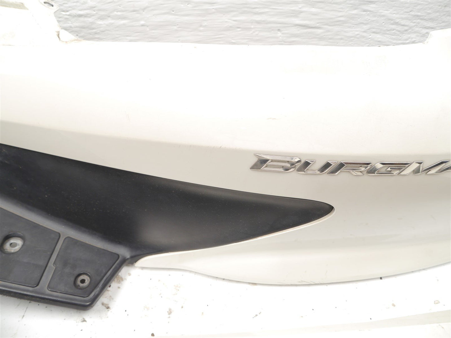 SUZUKI BURGMAN UH 125 2008-2011 SIDE FAIRING PANELS x 2