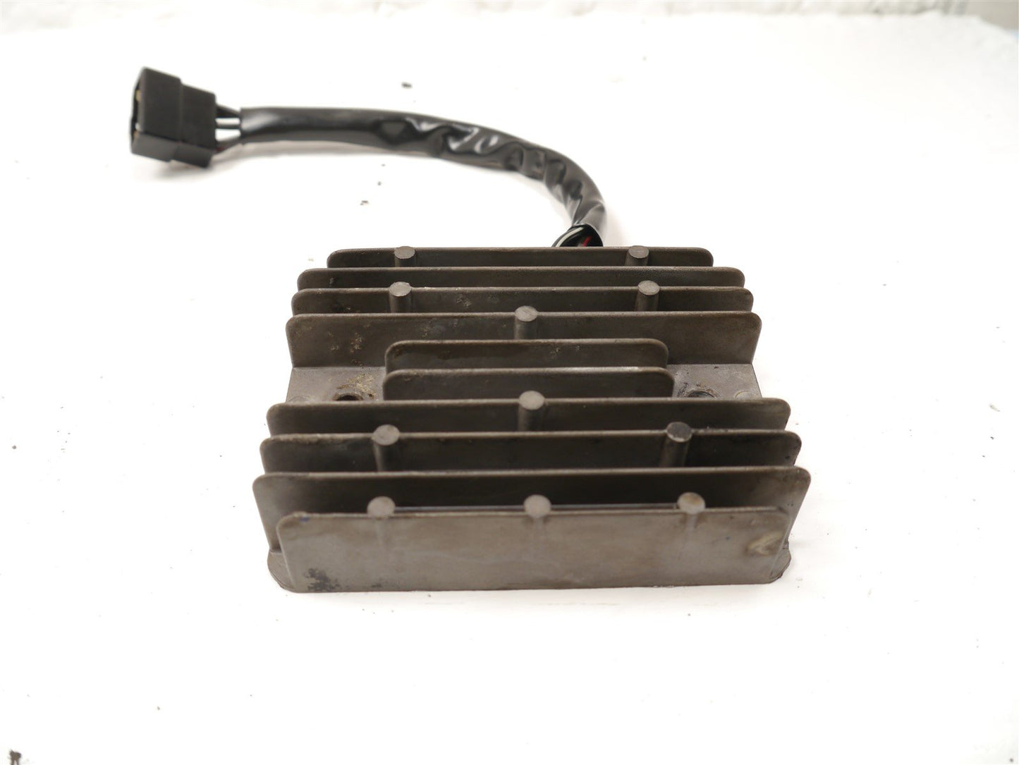 TRIUMPH SPEEDMASTER 2003-2004 VOLTAGE REGULATOR RECTIFIER