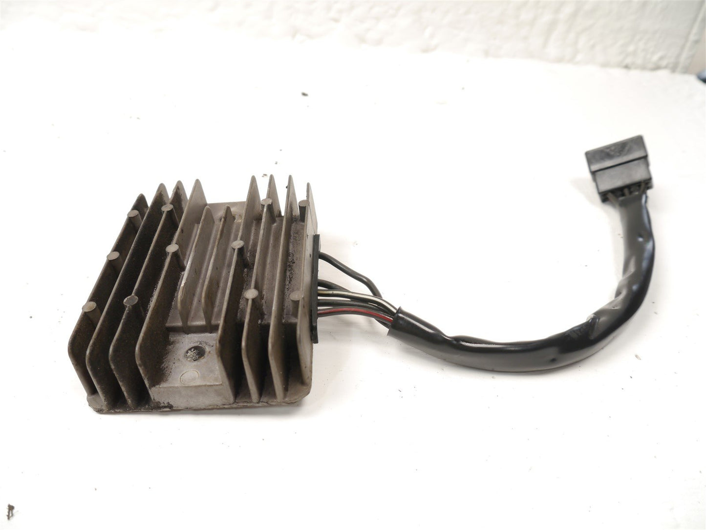 TRIUMPH SPEEDMASTER 2003-2004 VOLTAGE REGULATOR RECTIFIER