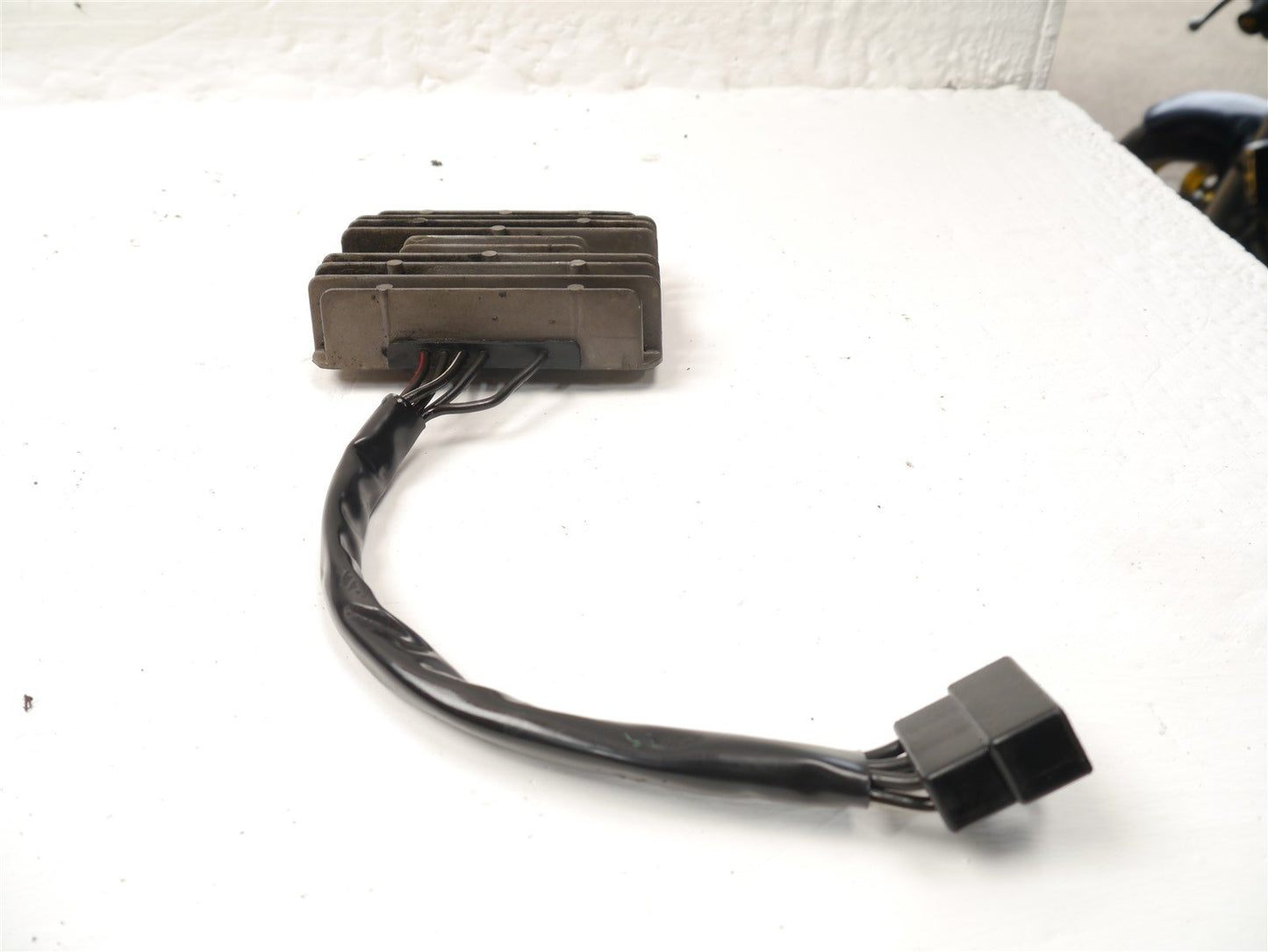 TRIUMPH SPEEDMASTER 2003-2004 VOLTAGE REGULATOR RECTIFIER