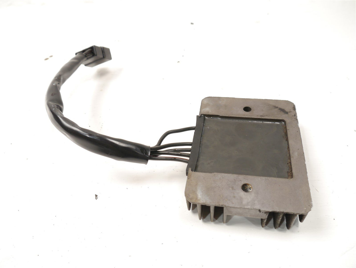 TRIUMPH SPEEDMASTER 2003-2004 VOLTAGE REGULATOR RECTIFIER
