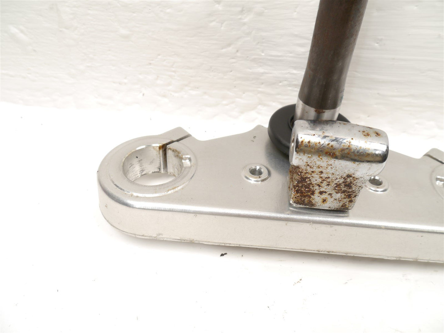TRIUMPH SPEEDMASTER 2003-2004 BOTTOM FORK YOKE