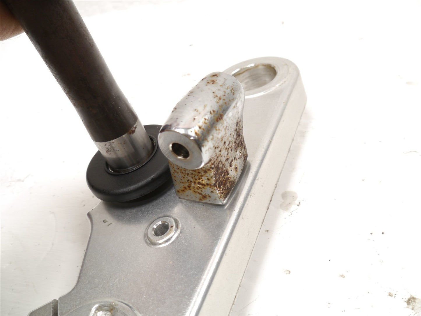 TRIUMPH SPEEDMASTER 2003-2004 BOTTOM FORK YOKE