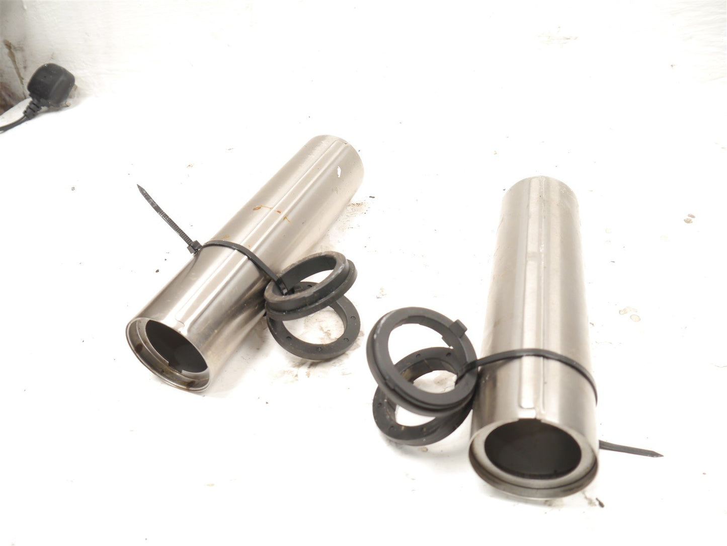 TRIUMPH SPEEDMASTER 2003-2004 TOP FORK SHROUDS