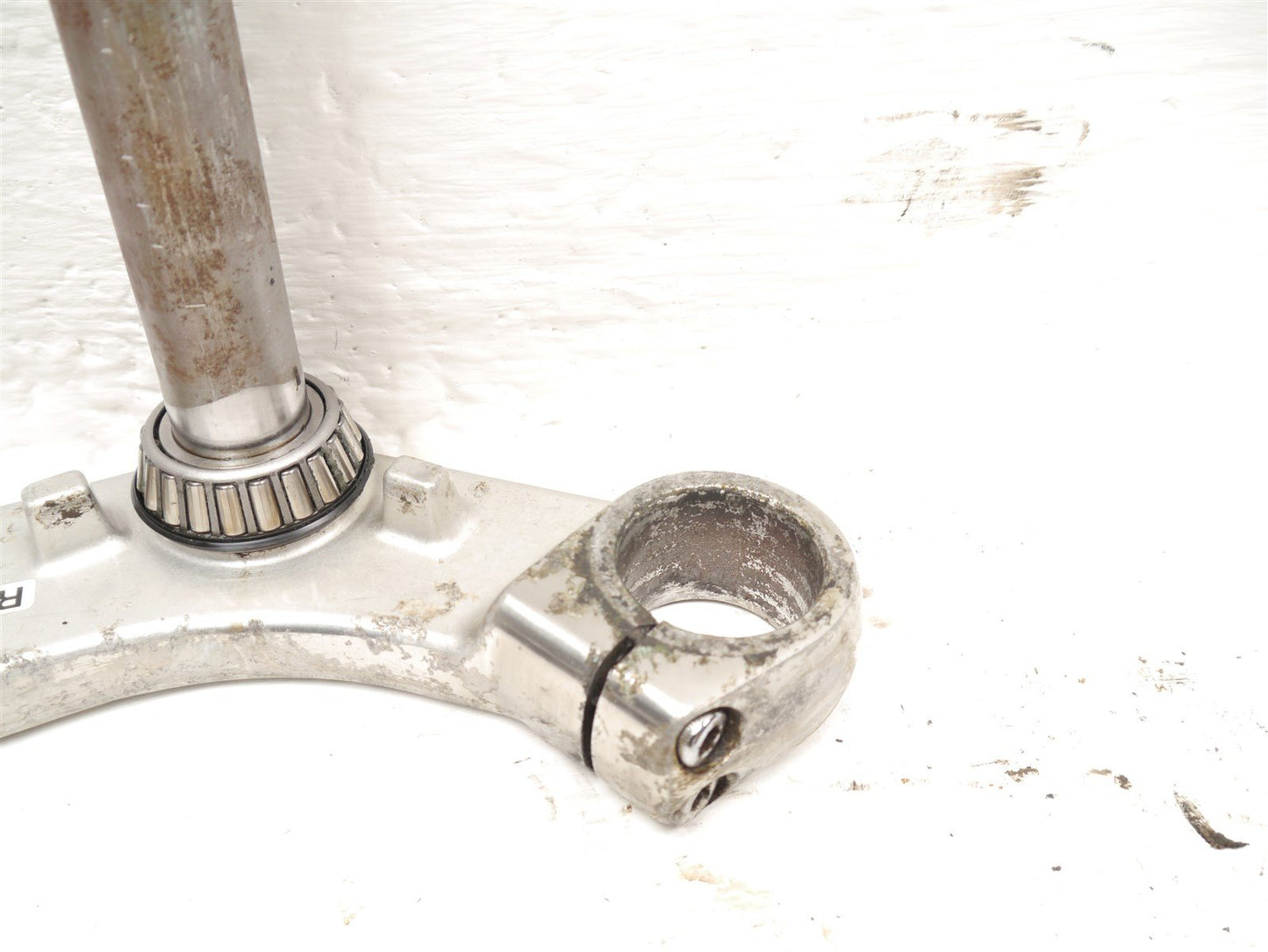 TRIUMPH THUNDERBIRD 900 1995-2004 BOTTOM FORK YOKE