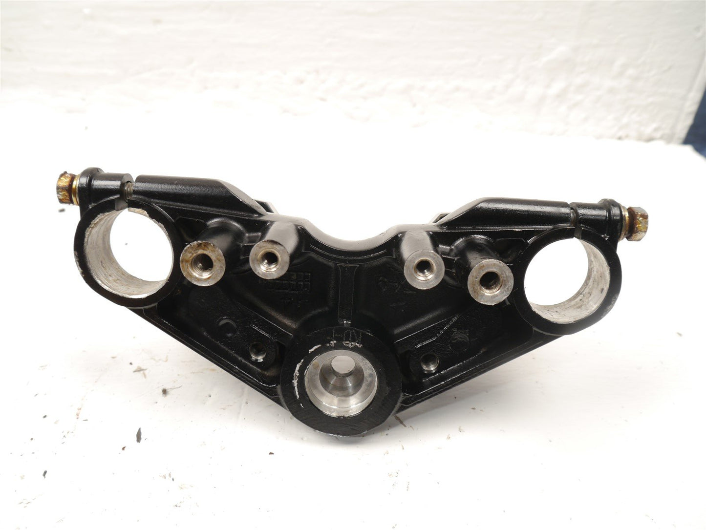 LEXMOTO ISCA 125 EFI 2019-2021 TOP FORK YOKE & HANDLEBAR CLAMPS