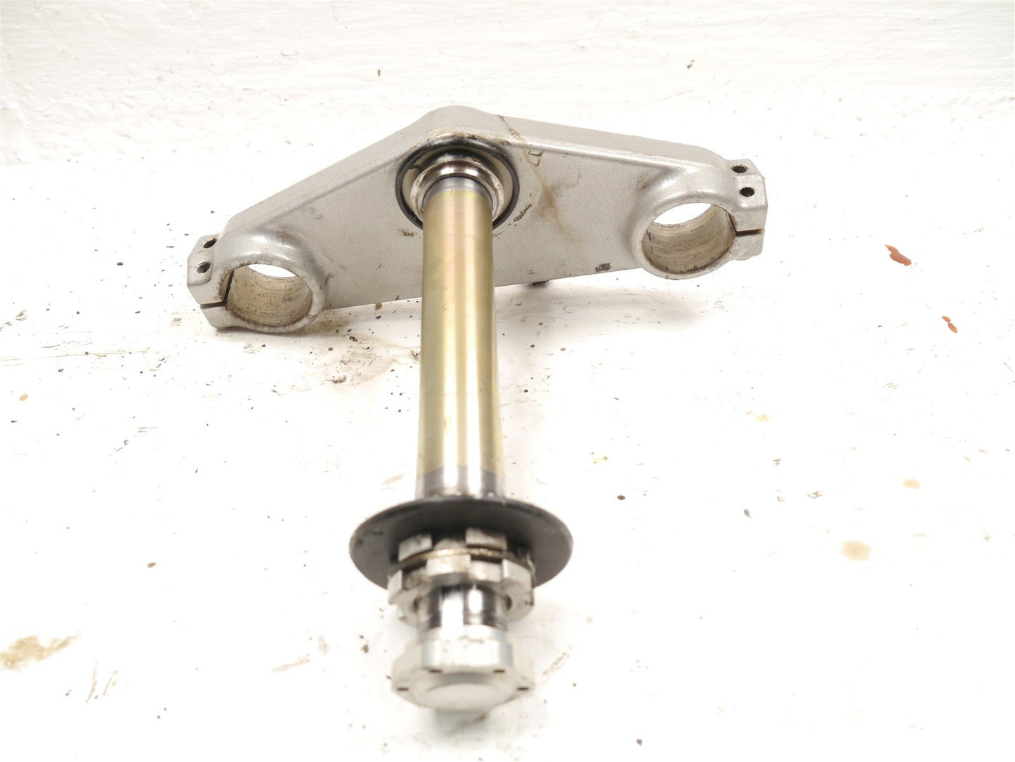 TRIUMPH SPRINT 1050 ST 2005-2007 BOTTOM FORK YOKE