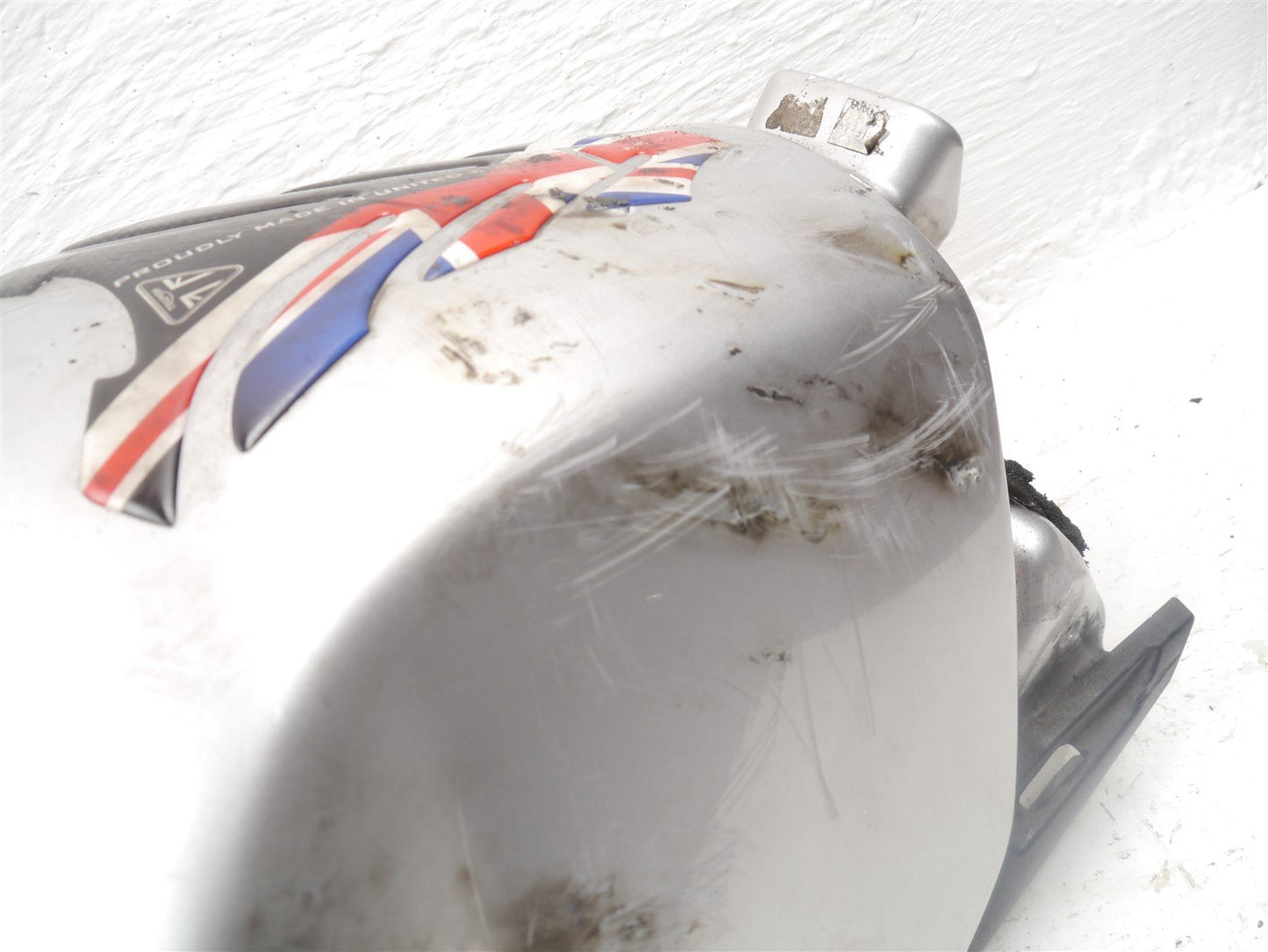 TRIUMPH SPRINT 1050 ST 2005-2007 FUEL TANK