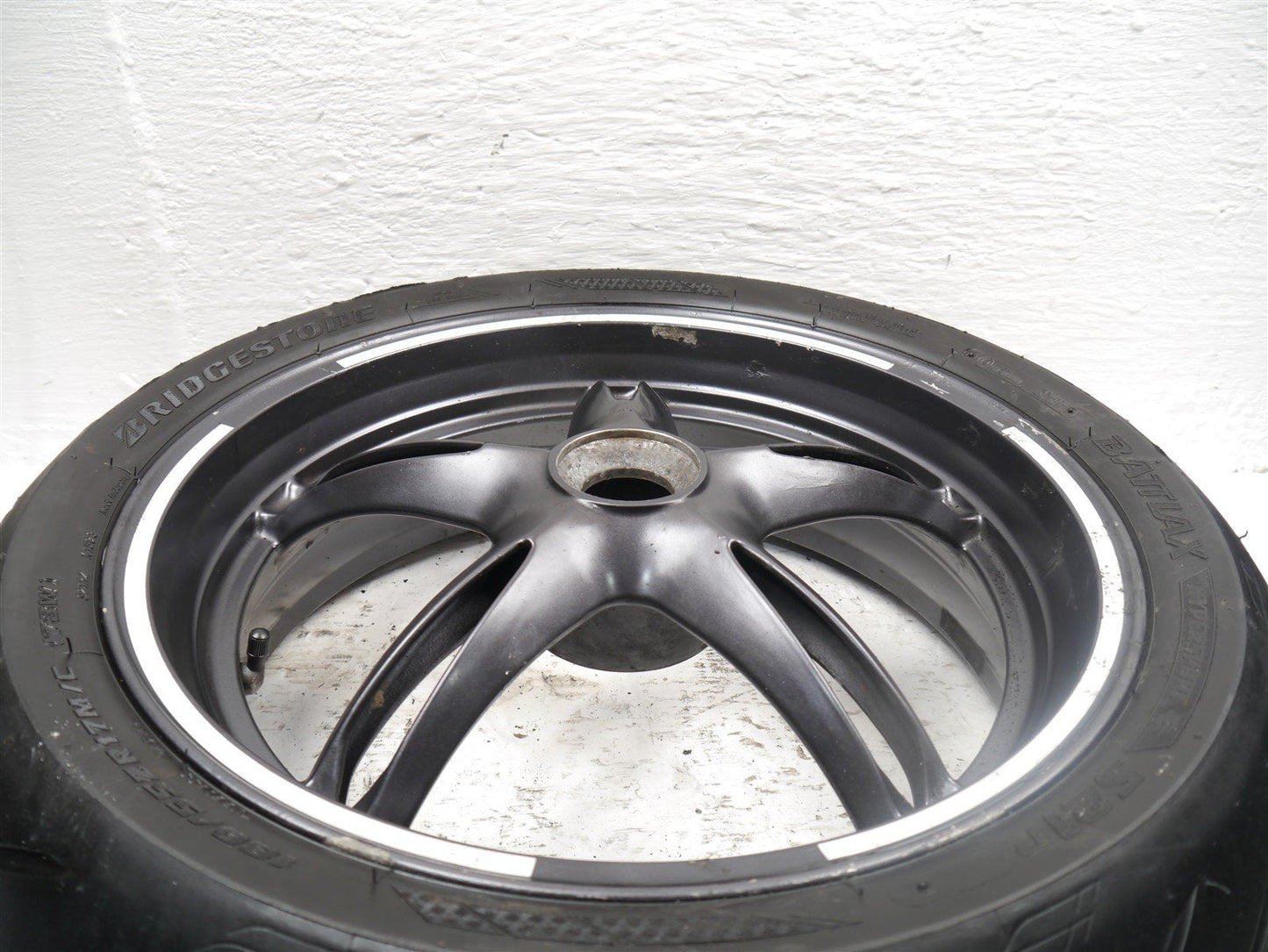 TRIUMPH SPRINT 1050 ST 2005-2007 REAR WHEEL & TIRE