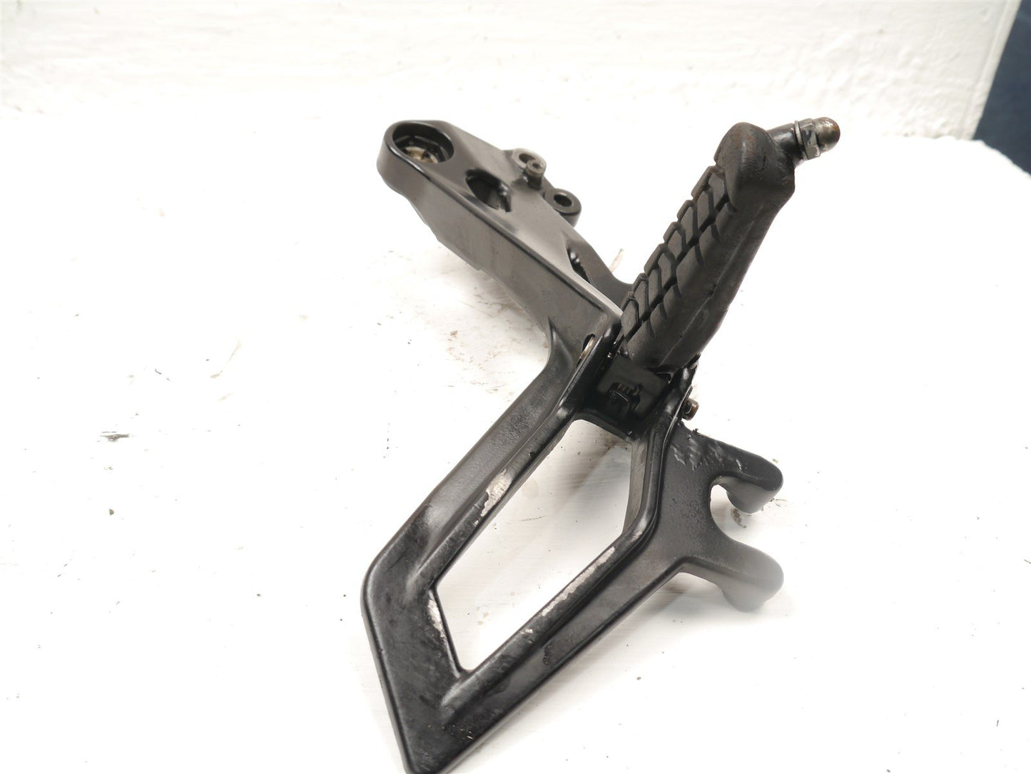 KTM RC125 2014-2016 FRONT RIGHT FOOTREST HANGER & PEG