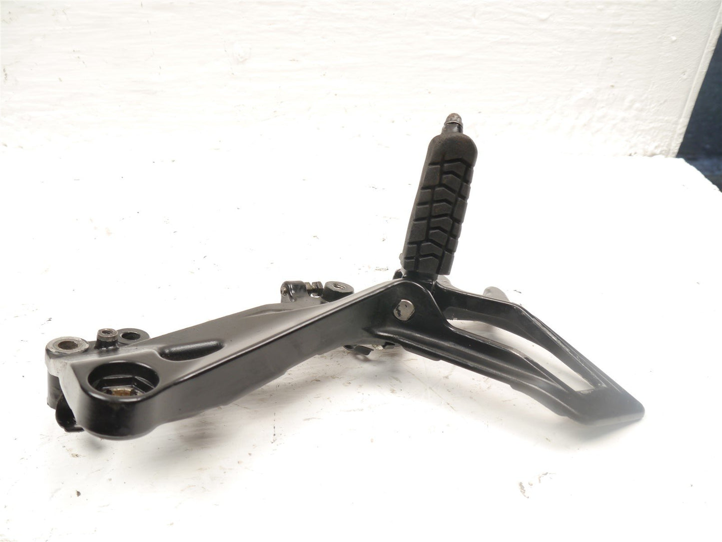 KTM RC125 2014-2016 FRONT RIGHT FOOTREST HANGER & PEG