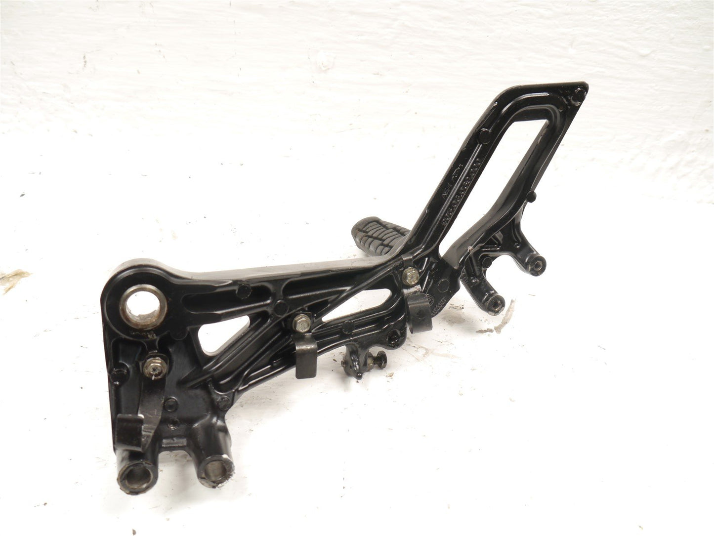 KTM RC125 2014-2016 FRONT RIGHT FOOTREST HANGER & PEG