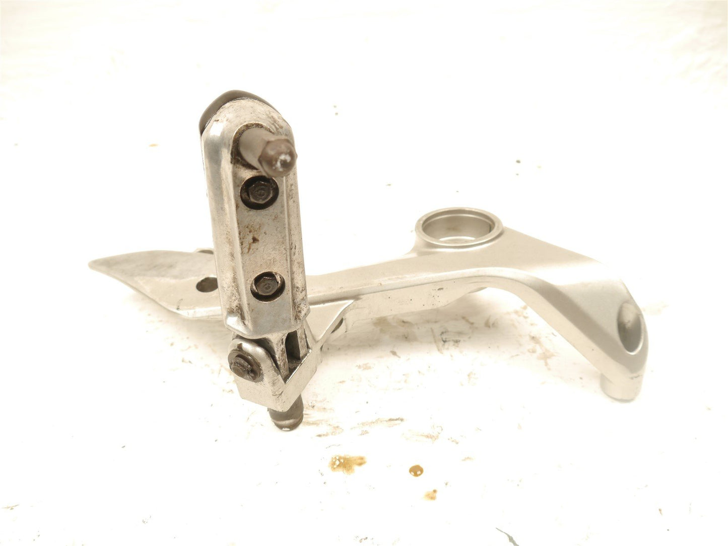 HONDA VFR800 1998-2001 FRONT RIGHT FOOTREST HANGER & PEG