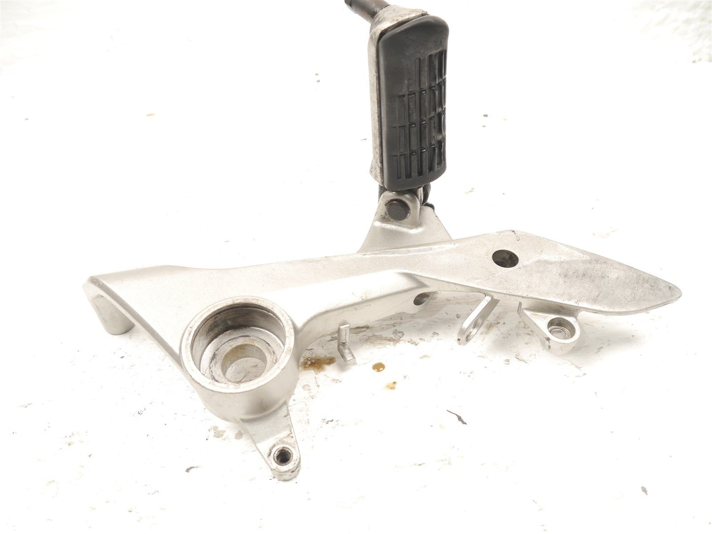 HONDA VFR800 1998-2001 FRONT RIGHT FOOTREST HANGER & PEG