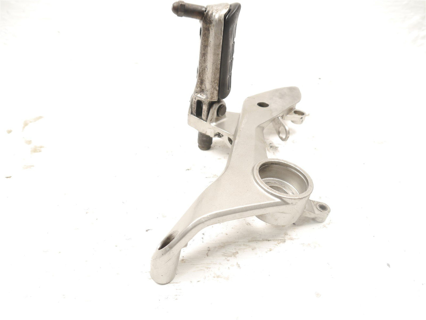 HONDA VFR800 1998-2001 FRONT RIGHT FOOTREST HANGER & PEG