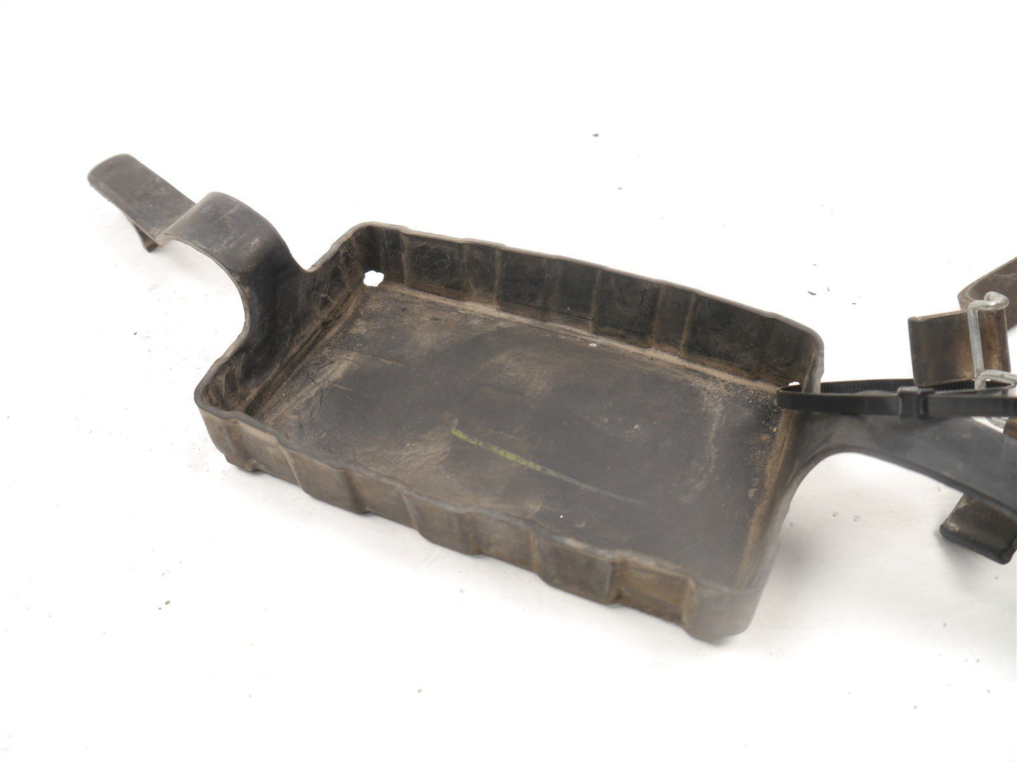 KTM DUKE 125 2018-2022 BATTERY TRAY & STRAPS