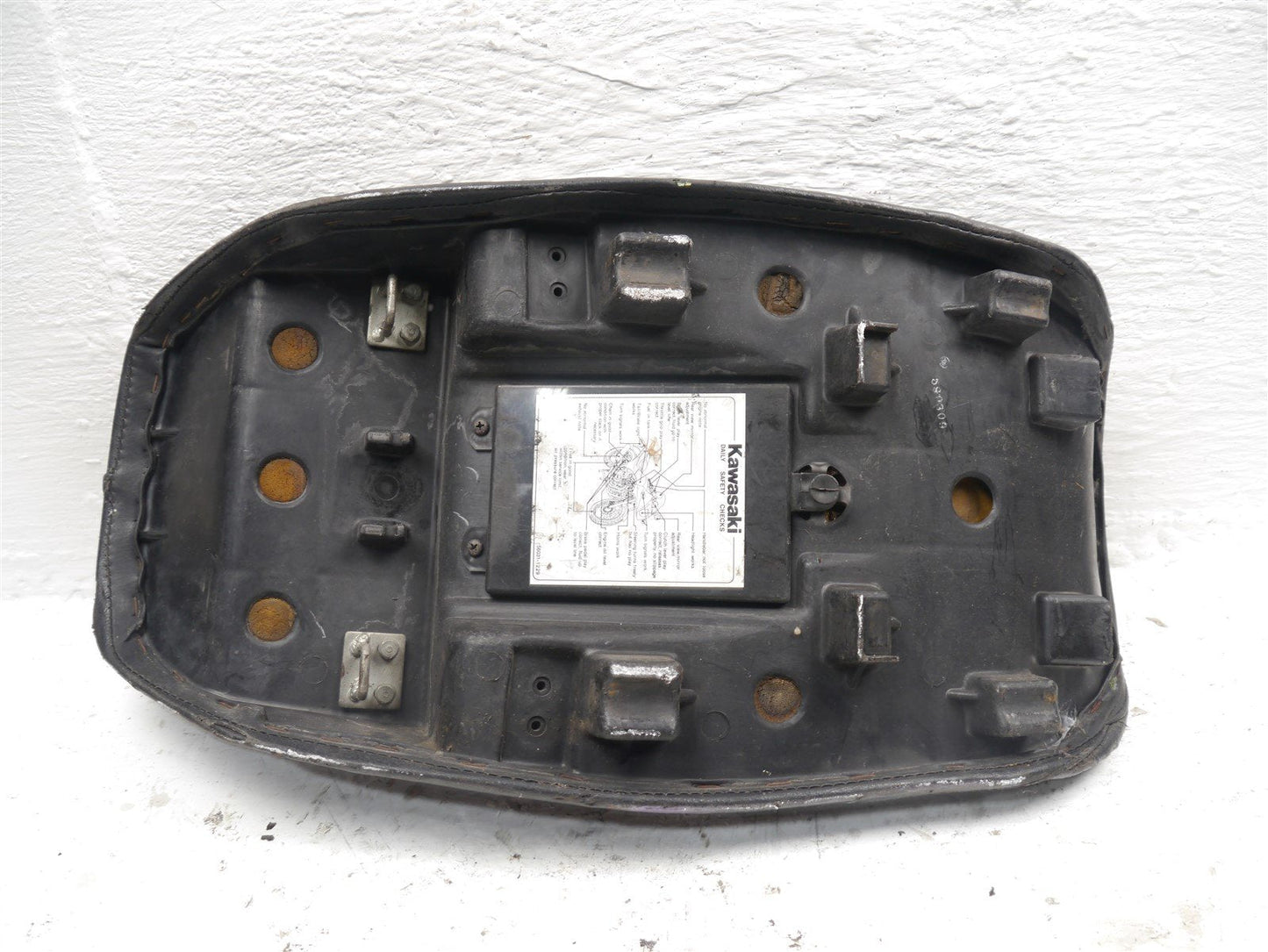 KAWASAKI GPZ750 A UNITRAK 1983-1985 SEAT