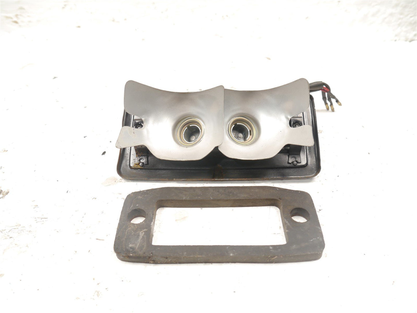 KAWASAKI GPZ750 A UNITRAK 1983-1985 REAR LIGHT BACK