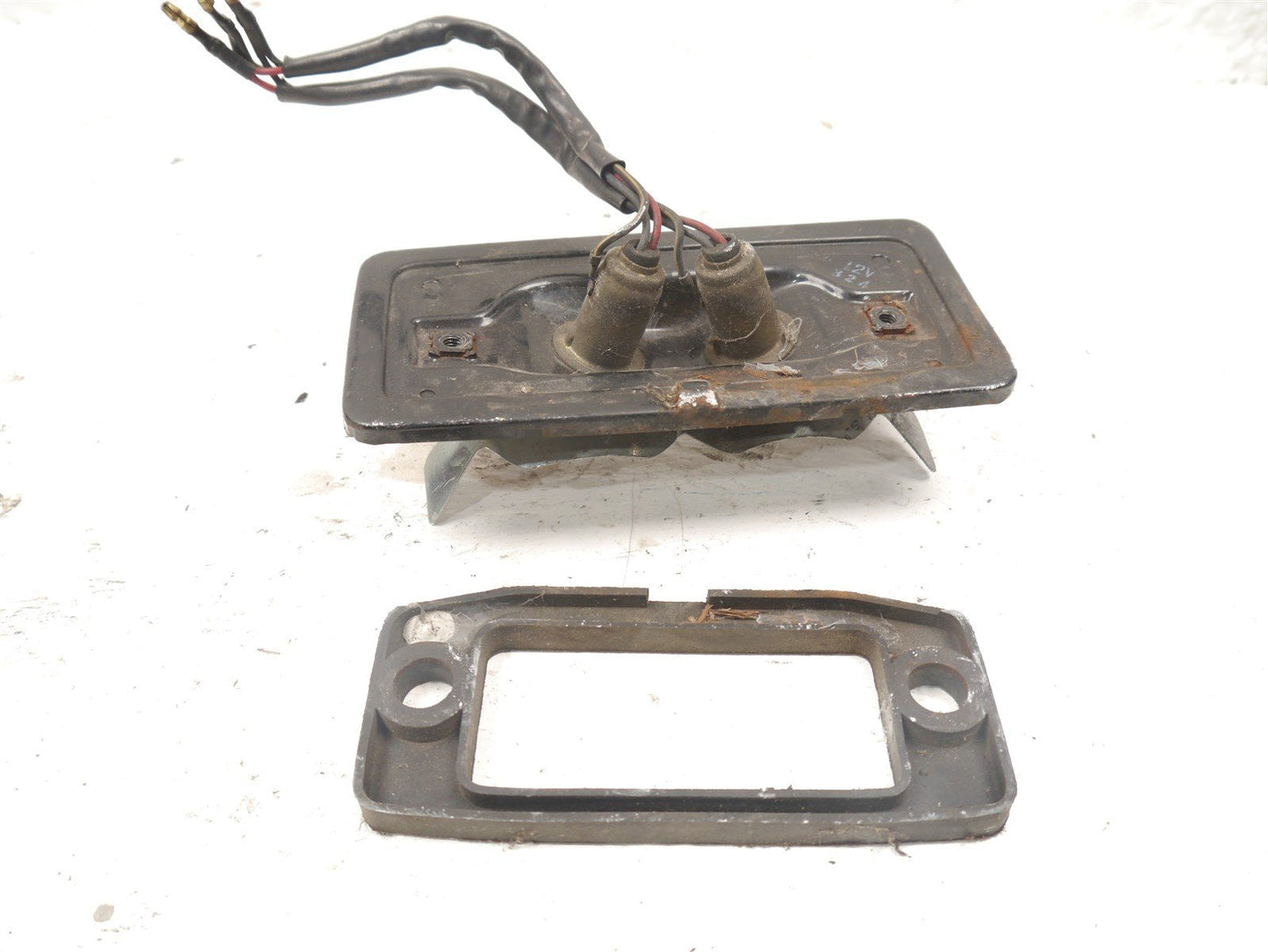 KAWASAKI GPZ750 A UNITRAK 1983-1985 REAR LIGHT BACK