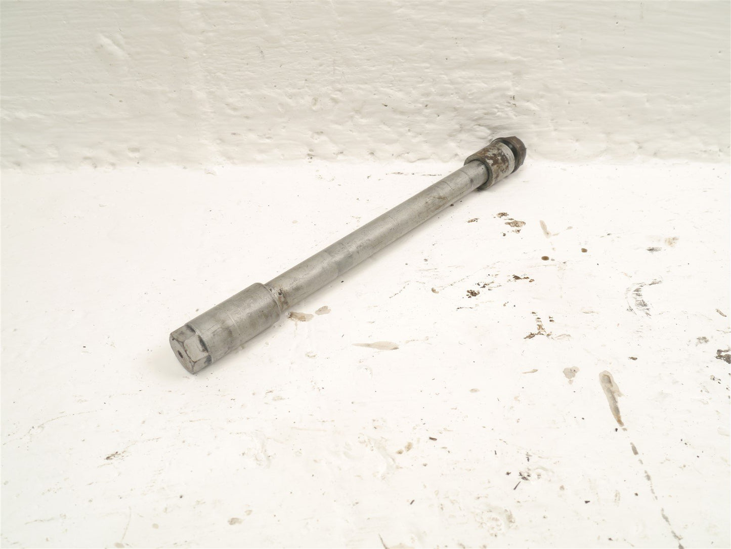 HONDA CB500 1996-2003 FRONT WHEEL SPINDLE