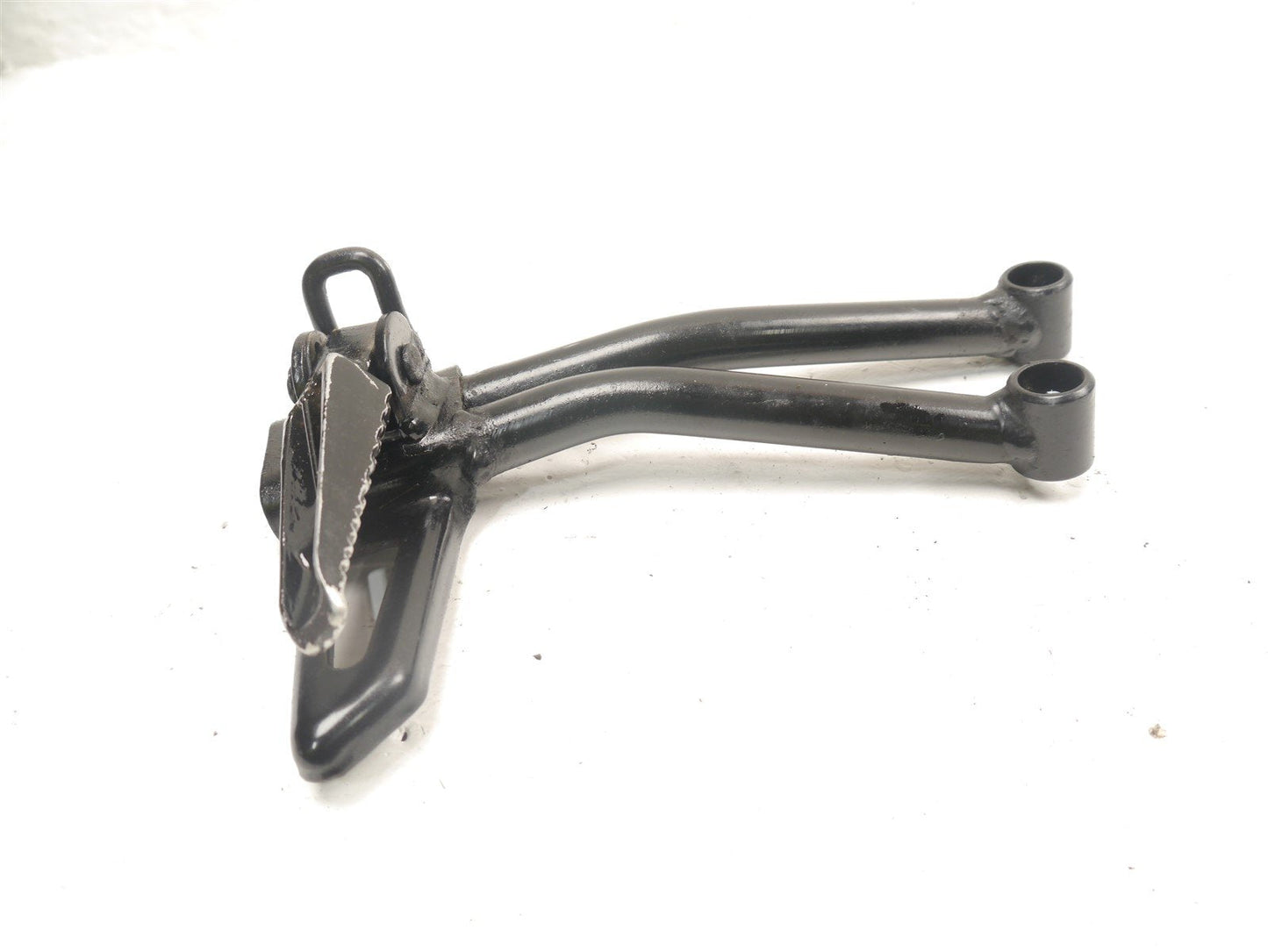 SUZUKI GSXS 125 2017-2021 LEFT REAR FOOTREST AND HANGER