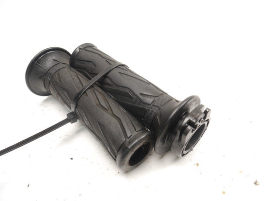 SUZUKI GSXS 125 2017-2021 THROTTLE TUBE & GRIPS