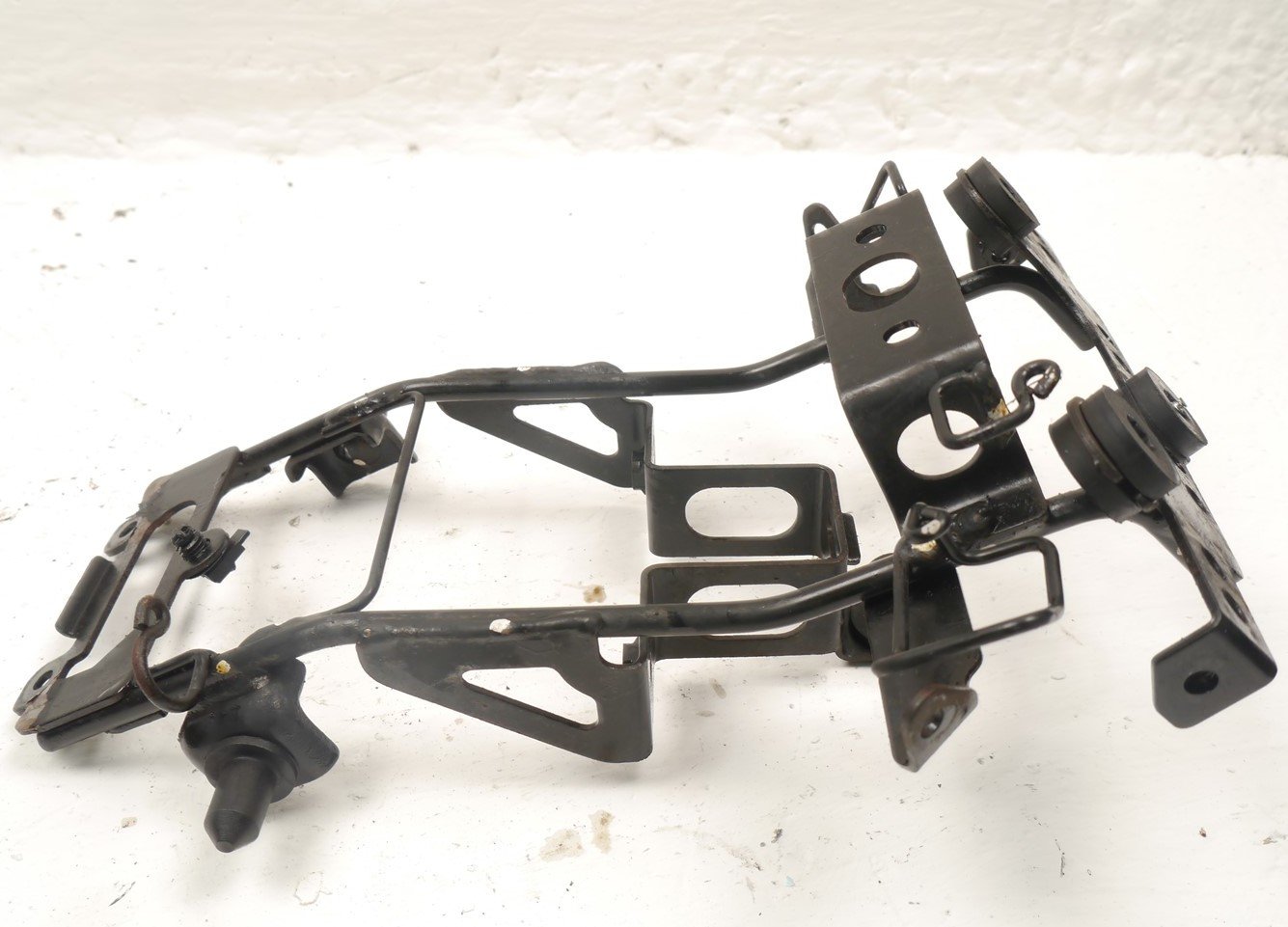 SUZUKI GSXS 125 2017-2021 HEADLIGHT MOUNT FRAME