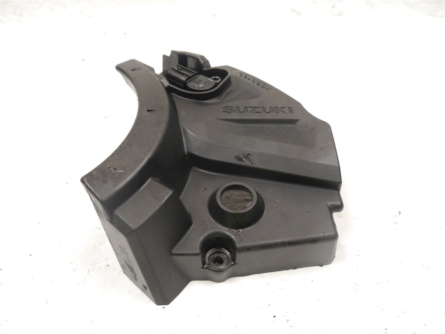 SUZUKI GSXS 125 2017-2021 FRONT SPROCKET COVER & SPEED SENSOR