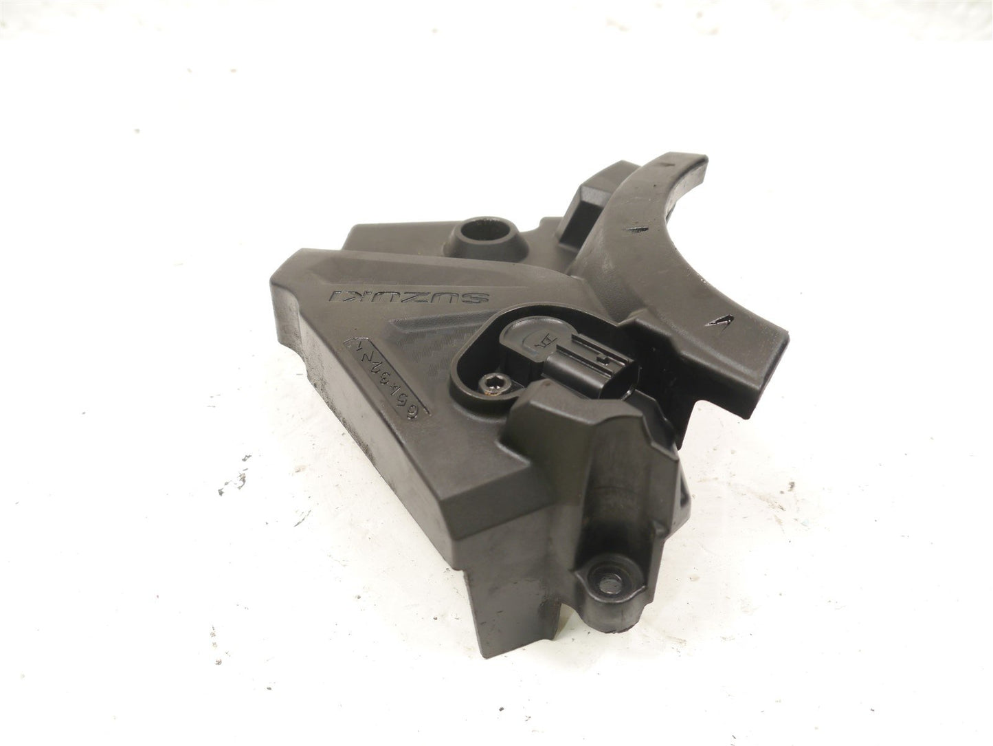 SUZUKI GSXS 125 2017-2021 FRONT SPROCKET COVER & SPEED SENSOR