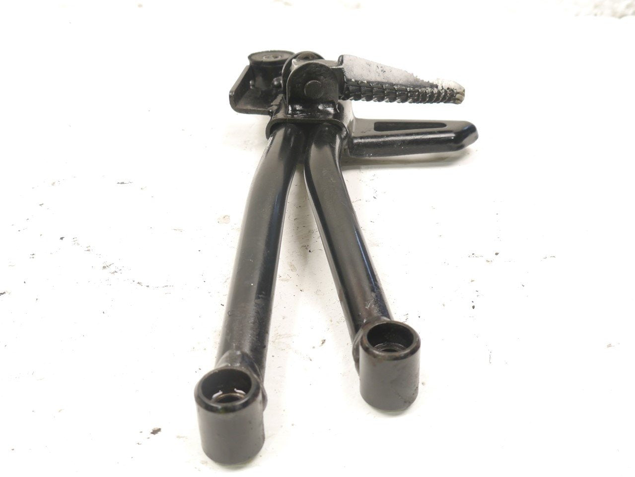 SUZUKI GSXS 125 2017-2021 RIGHT REAR FOOTREST PEG