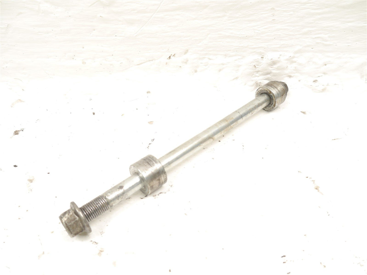 SUZUKI GSXS 125 2017-2021 FRONT WHEEL SPINDLE