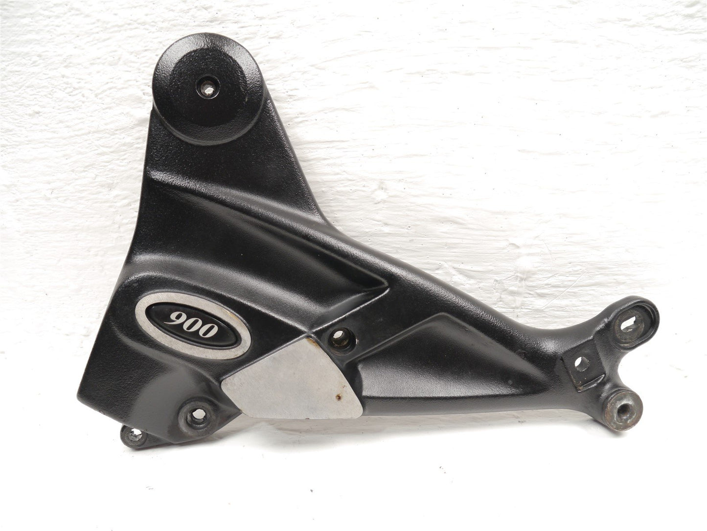 TRIUMPH TROPHY 900 1996-2001 LEFT FOOTREST HANGER
