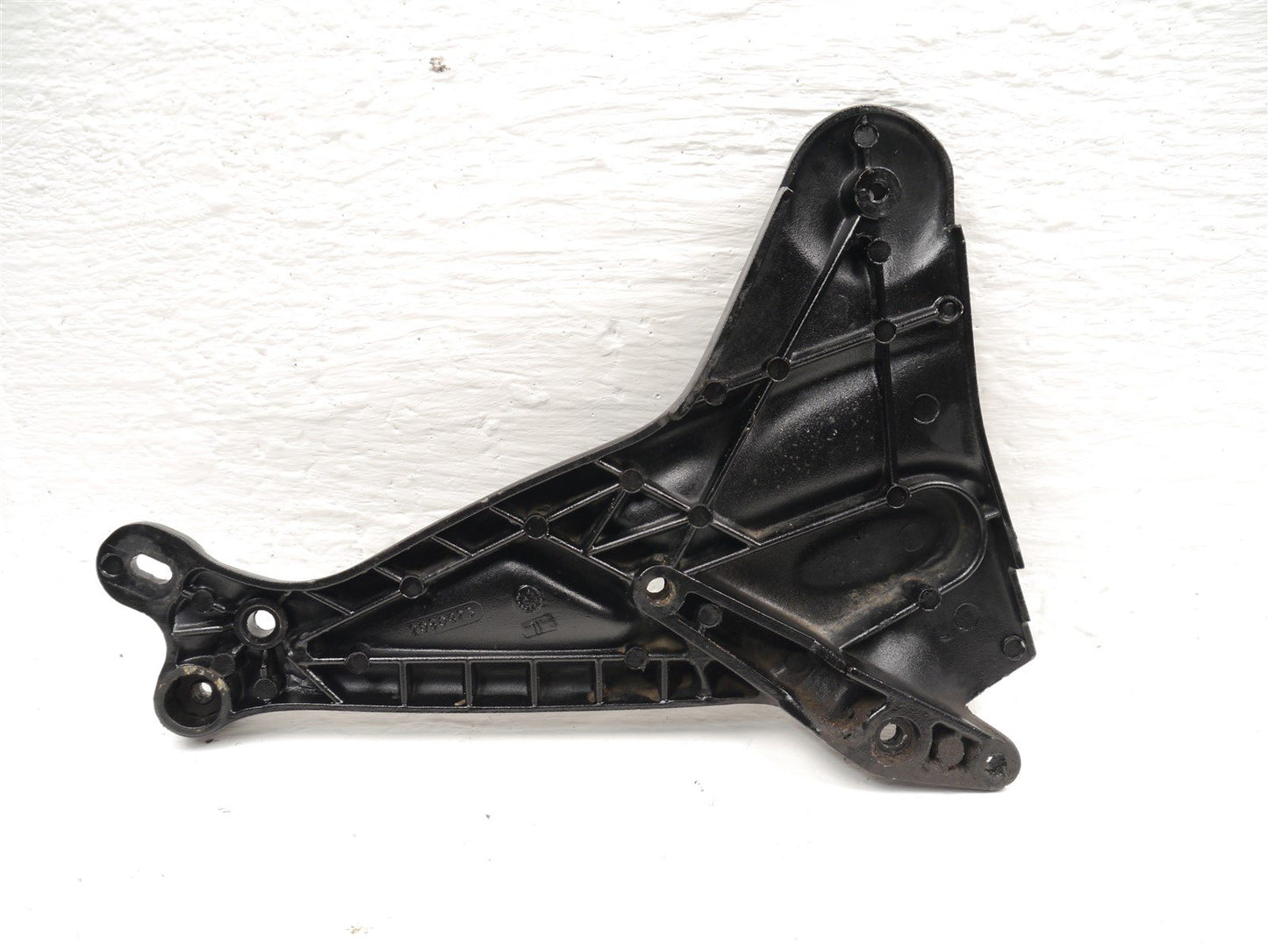 TRIUMPH TROPHY 900 1996-2001 LEFT FOOTREST HANGER