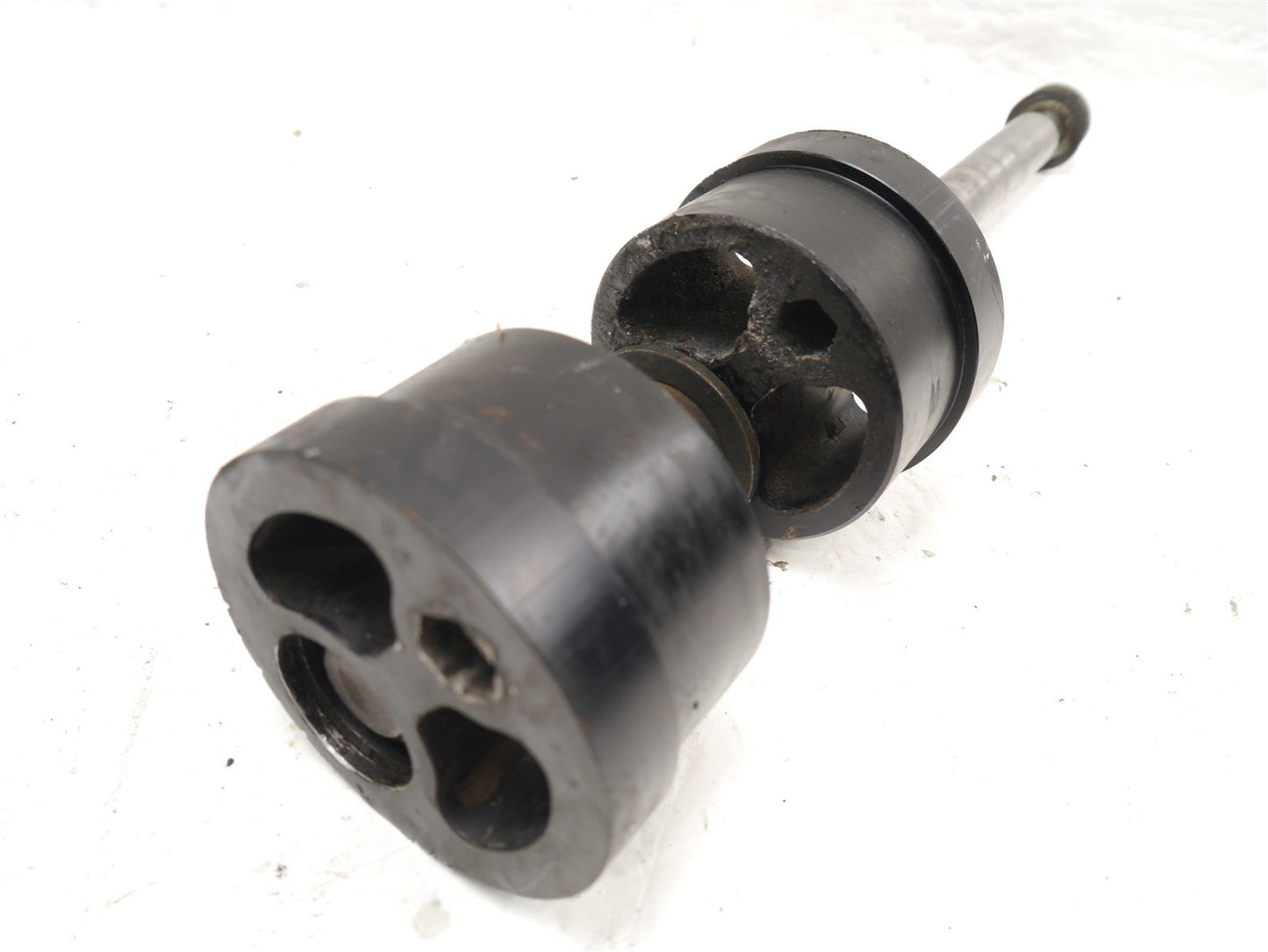 TRIUMPH TROPHY 900 1996-2001 REAR WHEEL SPINDLE & ADJUSTERS