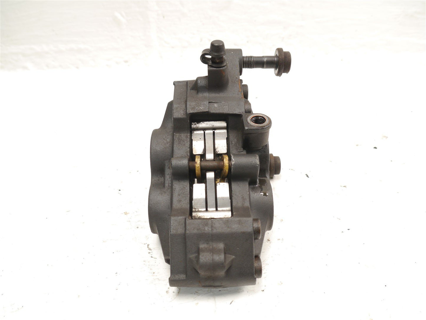 TRIUMPH TROPHY 900 1996-2001 FRONT RIGHT BRAKE CALIPER