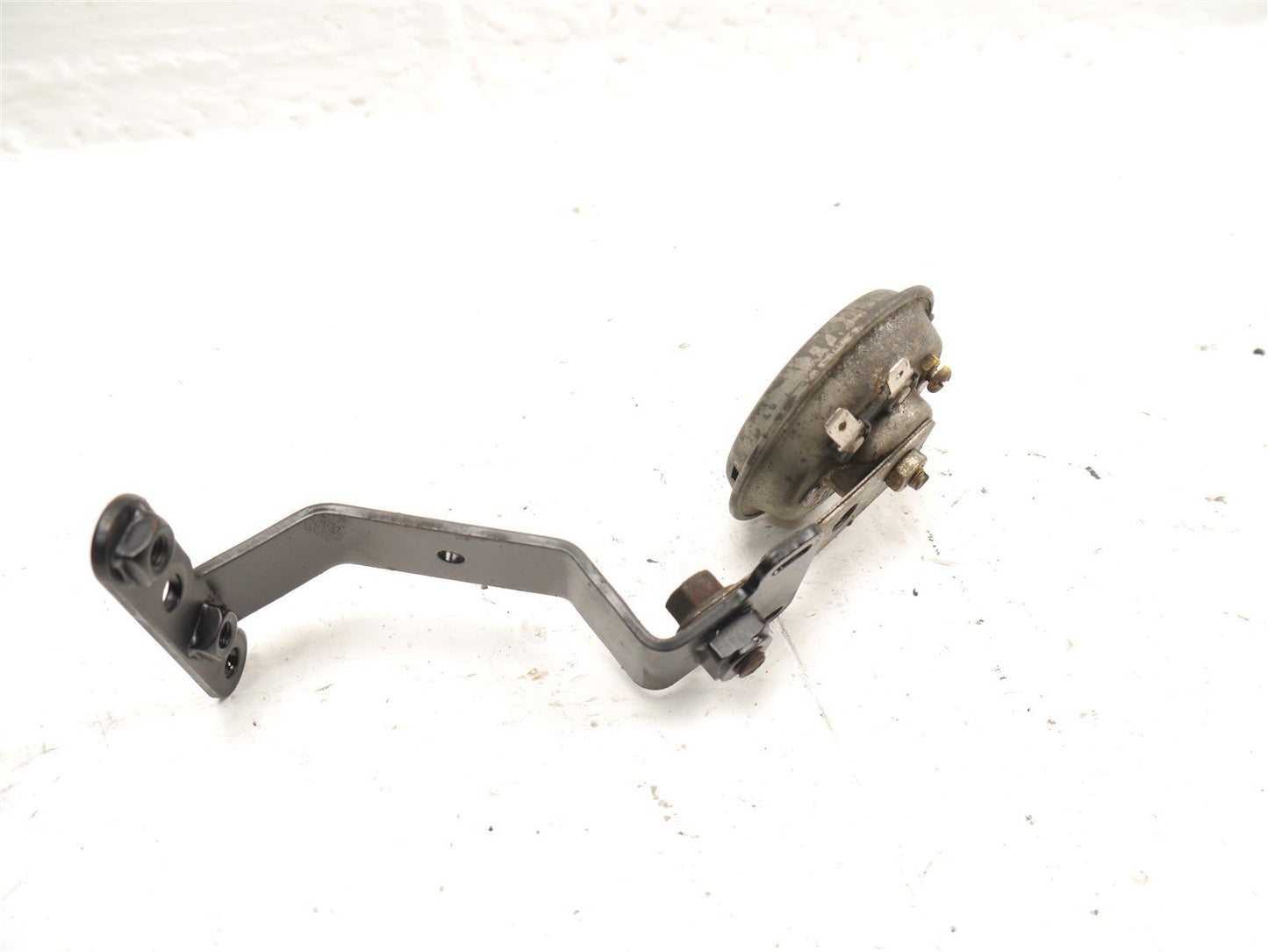 TRIUMPH TROPHY 900 1996-2001 HORN AND MOUNT