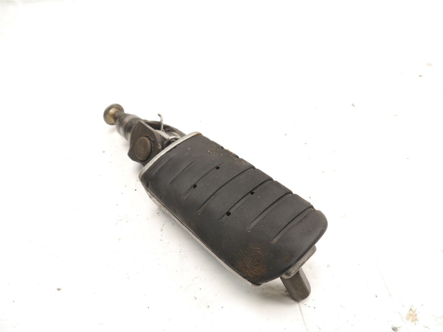 TRIUMPH TROPHY 900 1996-2001 FRONT LEFT FOOTREST PEG