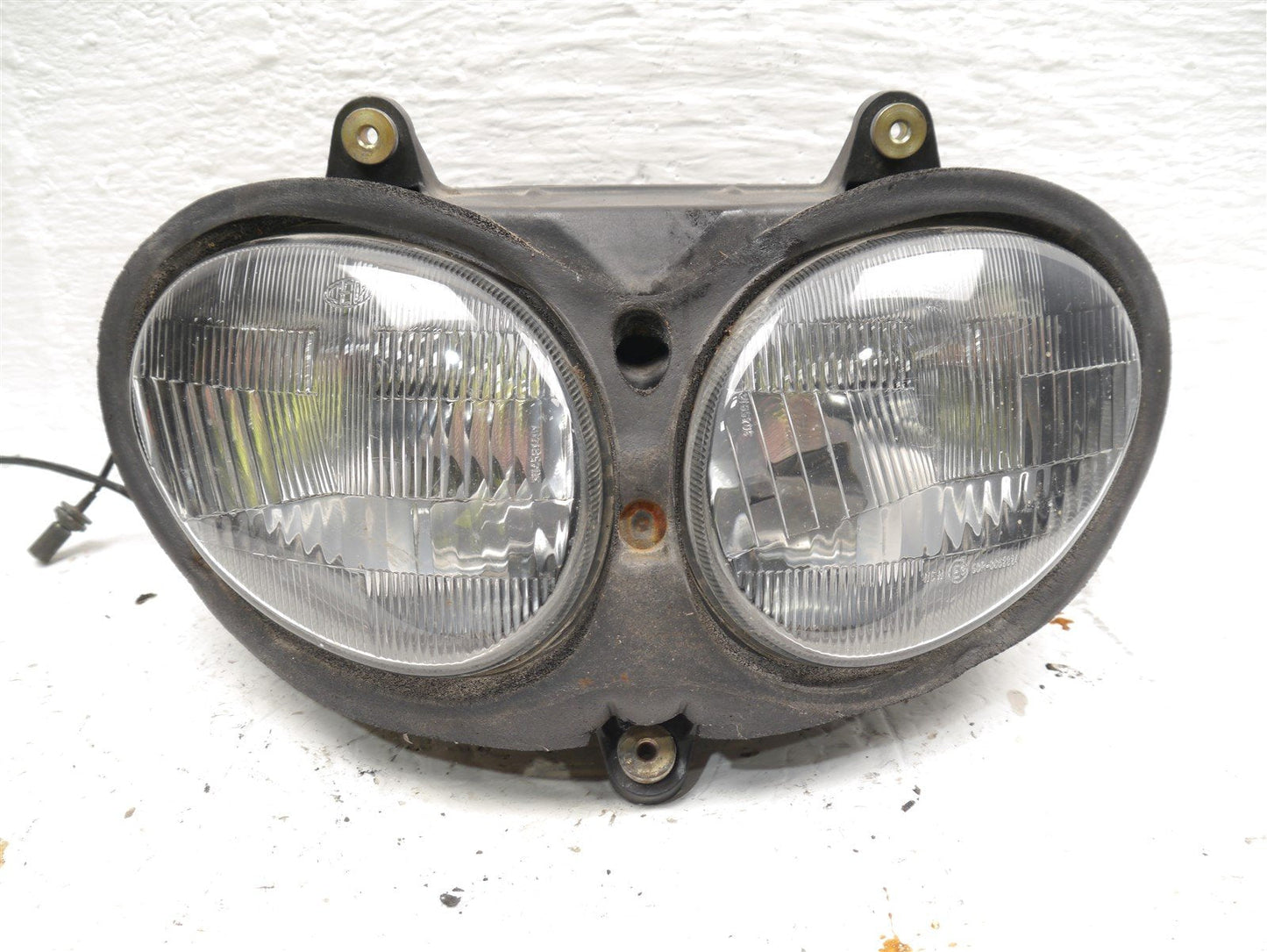 TRIUMPH TROPHY 900 1996-2001 HEADLIGHT FRONT LIGHT