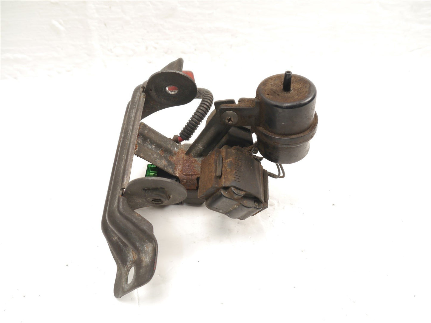 SUZUKI TL1000 S 1997-2001 STARTER SOLENOID TANK BRACKET & TIP SENSOR