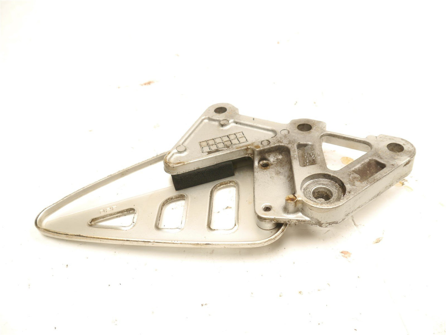 SUZUKI TL1000 S 1997-2001 FRONT LEFT PEG HANGER