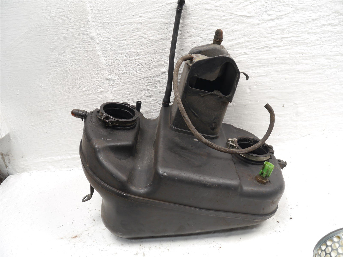 SUZUKI TL1000 S 1997-2001 AIRBOX & UNUSED OEM FILTER