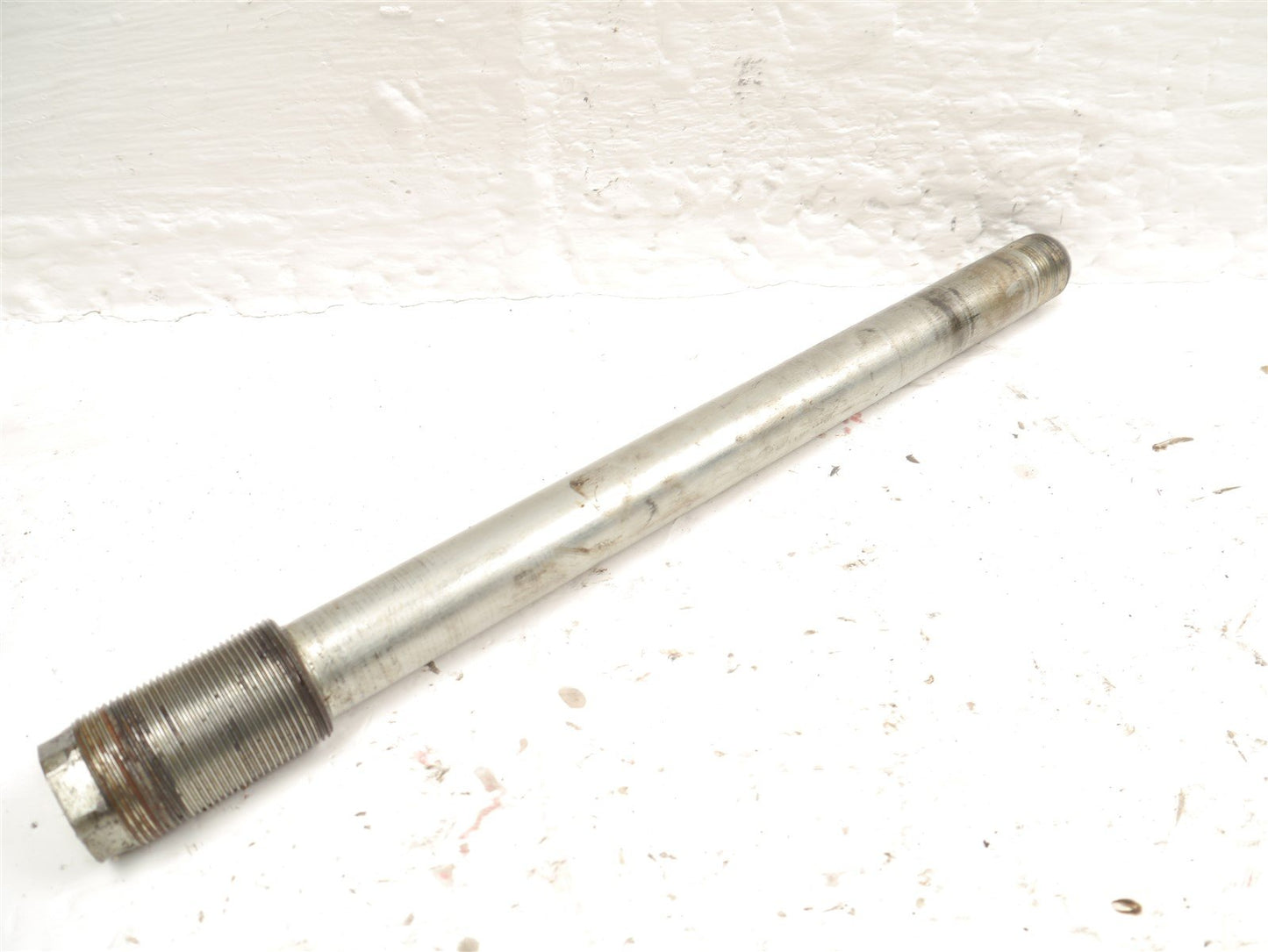 SUZUKI TL1000 S 1997-2001 SWINGARM SPINDLE